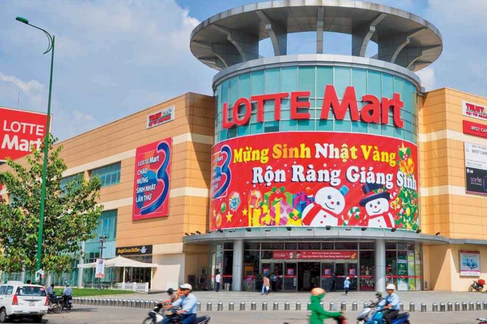 Visitors can explore Lotte Mart Da Nang, a leading shopping destination by the Korean Lotte Group